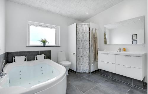 Bathroom, Four-Bedroom Holiday Home In Haderslev in Kelstrup