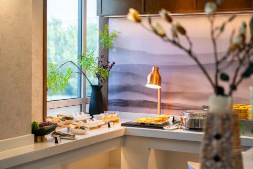 Food and beverages, Nostalgia S Hotel - Beijing Liangxiang University Town in Fangshan District