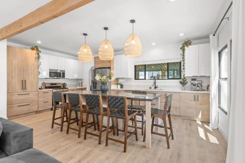Two Units in North Park with Hot Tub and Fire Pit in San Diego, USA