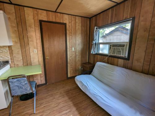 Tiny Wood Cottage 19 in Wasaga Beach (ON)