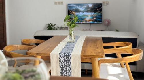 Facilities, Guest House Cemara - A6 near Kalasan Temple