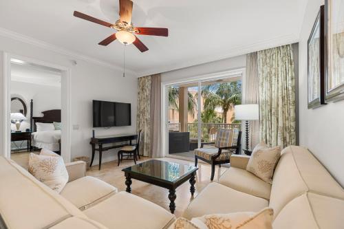 Key West Marriott Beachside Hotel - image 10