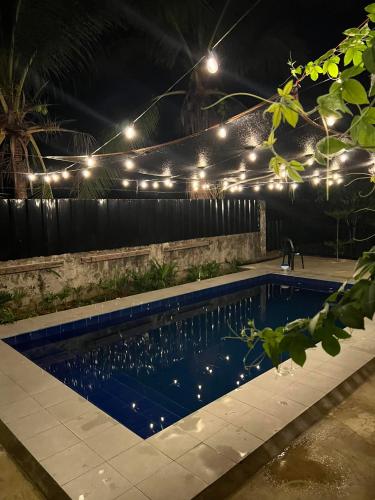 สระว่ายน้ำ, The Hidden Villa - Your home away from home in นาซุกบู