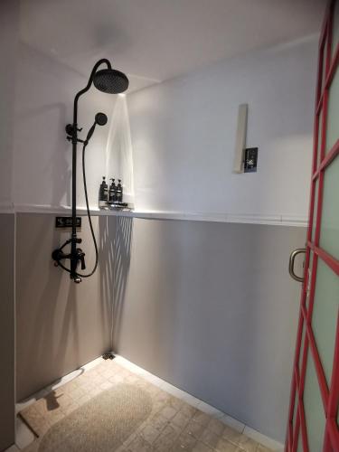 Deluxe Double Room with Bath image 9