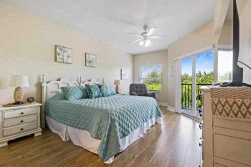 Spacious and Comfortable Oceanwalk Condo near Beach Access OW19-202 in New Smyrna Beach, USA