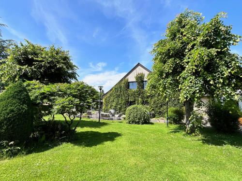 Logis Hôtel Auberge du Barrez