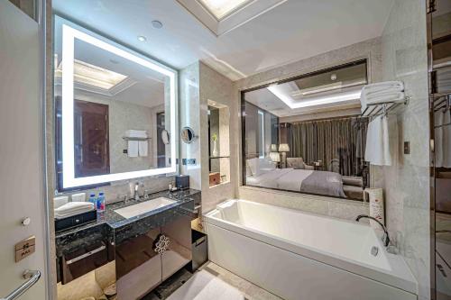 Zhaolin Grand Hotel – Beijing, NY