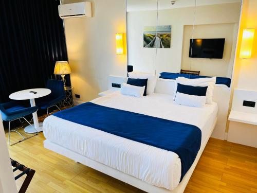 573163043 Luxury Batumi Hotel