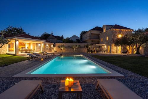 NEW! Holiday house Mara with 4 bedrooms, private pool, summer kitchen, panoramic valley views NEW! Holiday house Mara with 4 bedrooms, private pool, summer kitchen, panoramic valley views