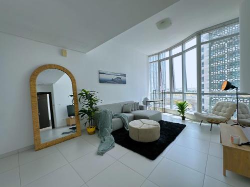 Amazing Roof Top Pool in Nice 1 BHK Flat in Marina - image 12