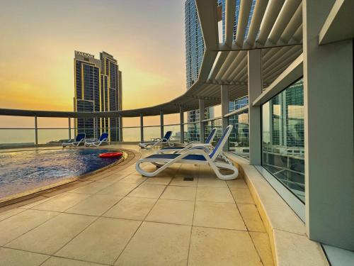 Amazing Roof Top Pool in Nice 1 BHK Flat in Marina - image 13