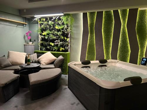 LEO Apartment Suite & Private SPA Zone - Old City, Bratislava (foto 2)