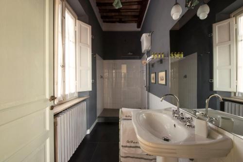 Suite with Terrace image 4
