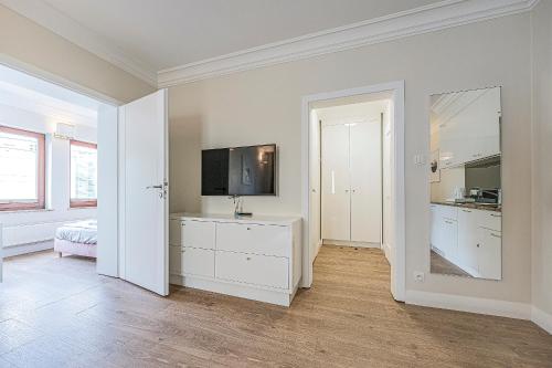 Apartment image 6