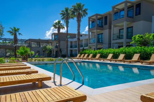 สระว่ายน้ำ, Mare Alba in กุนโดกัน