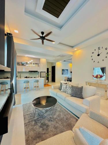 Shared lounge/TV area, Tijami Villa & Resort in Merang