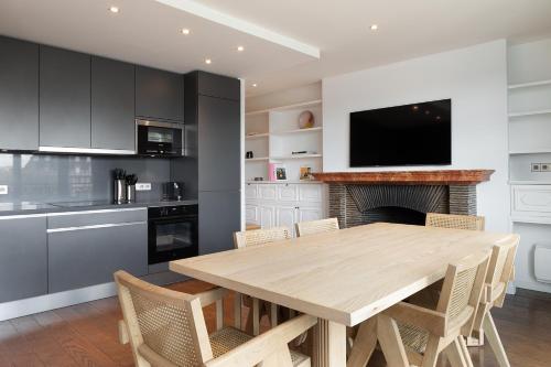 Pick A Flat's Apartments in Saint Louis - Quai des Orfèvres 1