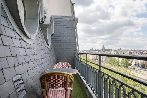 Pick A Flat's Apartments in Saint Louis - Quai des Orfèvres 5