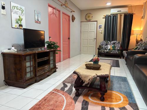 Citadil Homestay near Miri Crocodile Farm