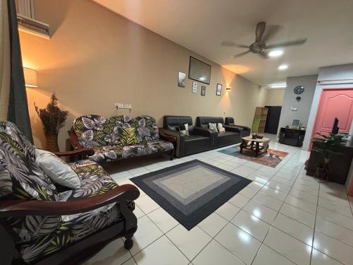 Citadil Homestay near Miri Crocodile Farm
