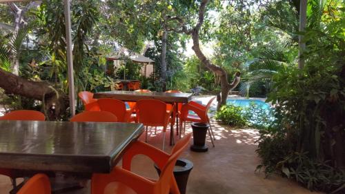 Удобства, R A GUEST HOUSE PEMBA in Пемба