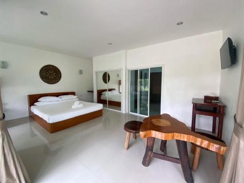 room detail thumbnail 0