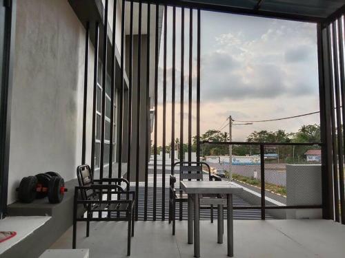 Weekly Rent Home Nearby Sultan Abdul Halim Airport in เกปาลา บาตัส