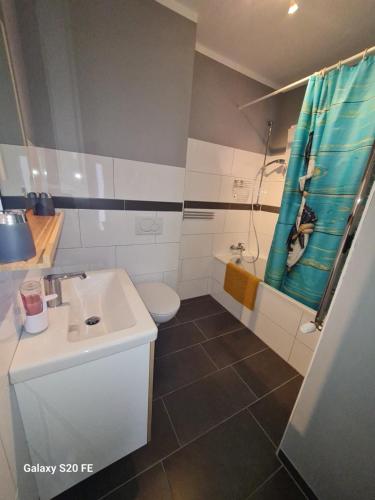 Apartment image 8