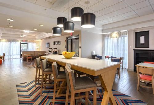 Hampton Inn Buffalo-South/I-90 - image 32