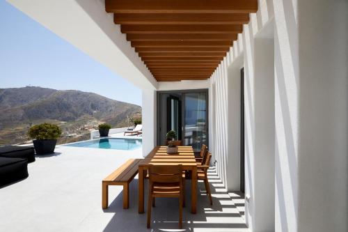 Kamini White I Villa in Exo Gonia