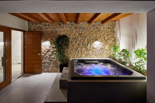 Kamini White I Villa in Exo Gonia