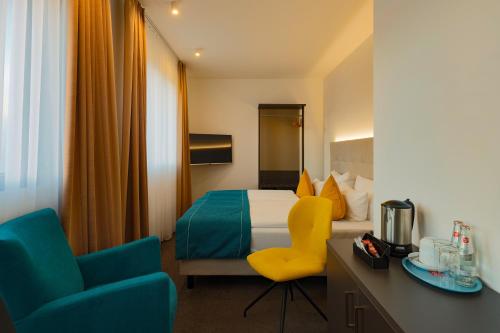 room detail thumbnail 1