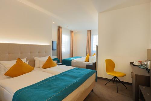 Family Room with King Bed and Sofa Bed - Balcony image 8