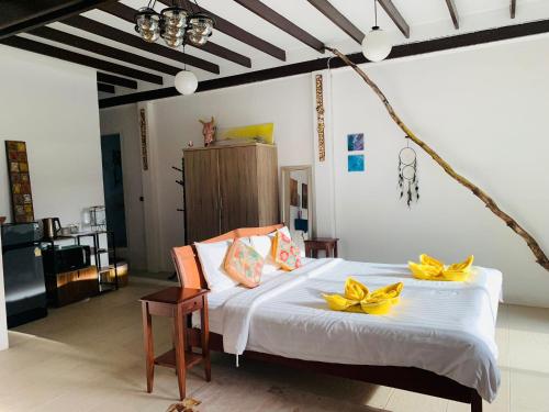 room detail thumbnail 1