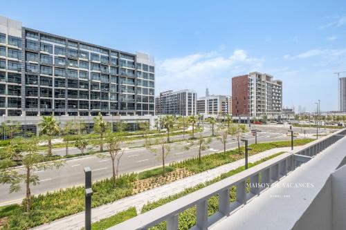 Large Balcony Studio near Dubai Mall - main image