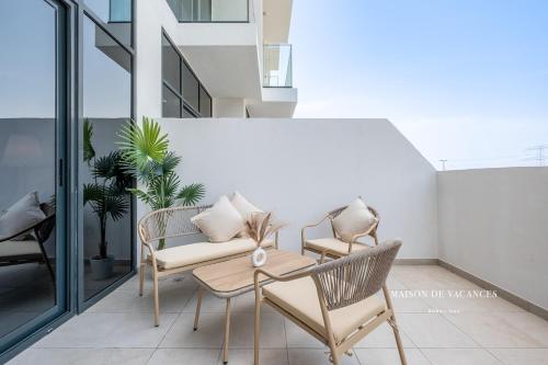 Large Balcony Studio near Dubai Mall - image 12