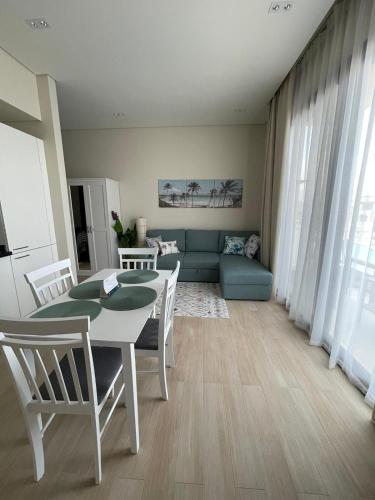 Darcy's Studio Room Type - One-Bedroom Apartment