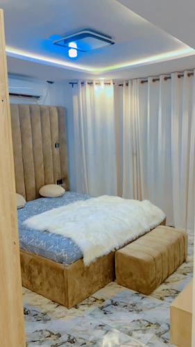 2 Bedrooms for shortlet