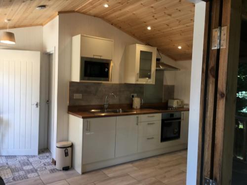 Woodland Views Lodge in Milton Abbas