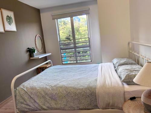 Emerald Avenue Cozy 3R3B Apartment 822