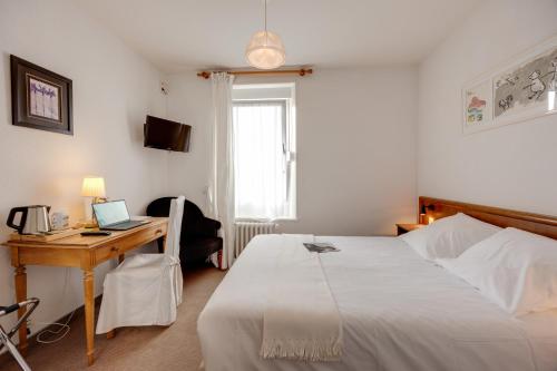 Nouvel Hotel - image 2