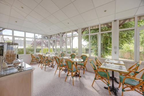 Nouvel Hotel - image 7