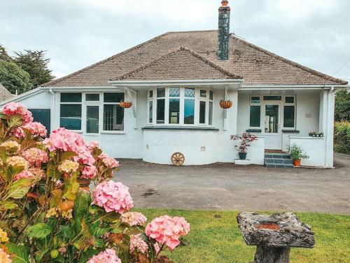 Hillcrest Coastal Retreat close to Sandy Cove gîte à louer Combe Martin Bay
