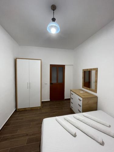 Two-Bedroom Apartment with Terrace image 6
