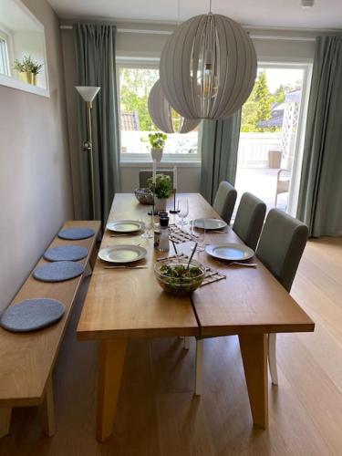 Flott enebolig, med 3 soverom og 2 bad, med kort vei til sentrum in Nordstrand