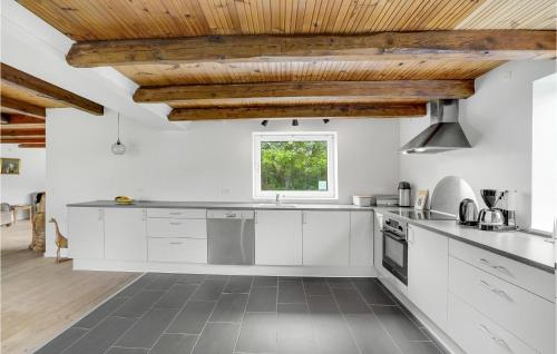 Kitchen, Holiday Home Arup Byvej in Snedsted