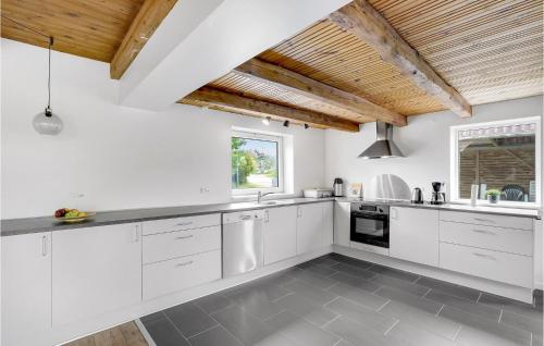 Kitchen, Holiday Home Arup Byvej in Snedsted