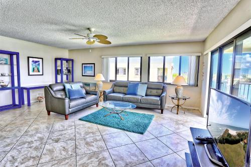 Lands End 4-401 Bay Front - Premier in St Pete Beach, USA