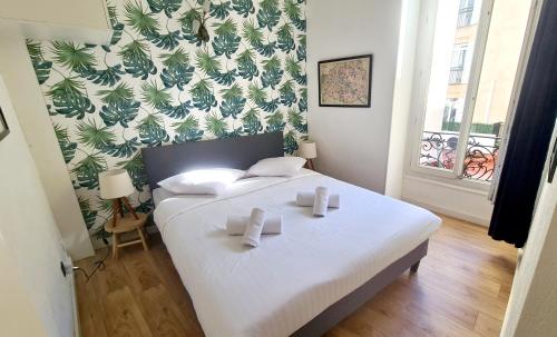 All new charming 1br hyper centre with balcony and AC 1