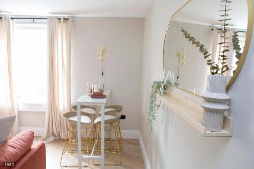 1 Bed Apartments - Central Bath, Bath (photo 8)